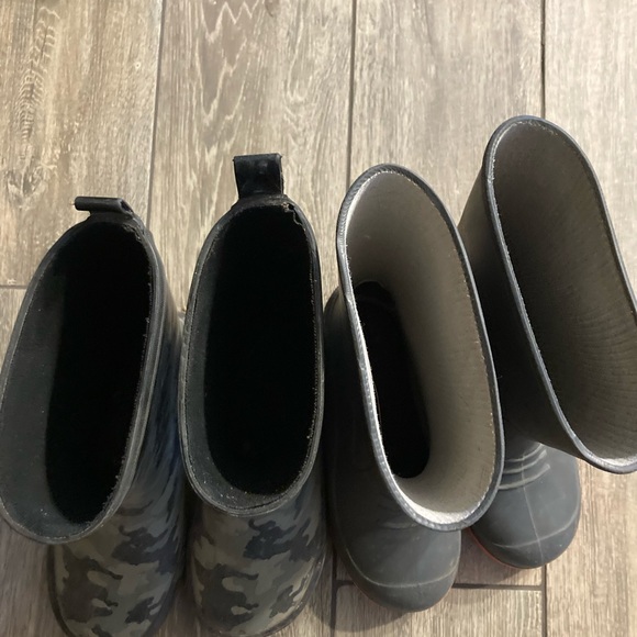 Rubber boots, boys size 2 - Picture 3 of 3